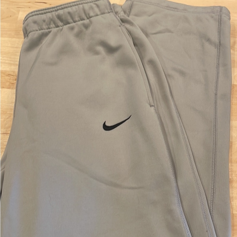 Nike Men’s Grey Sweatpants
